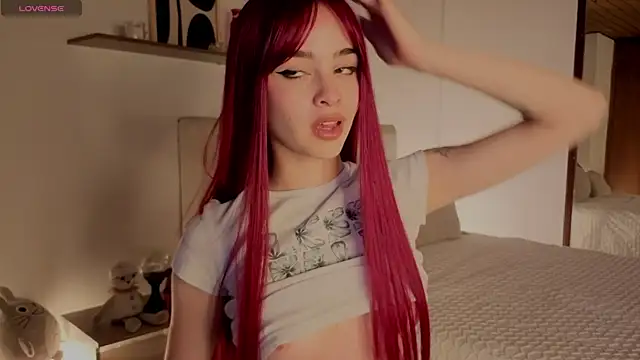 Snapshot of Roxxy_mora chatting on 10-10-25, 09:36 Roxxy mora online show from 10-10-25, 09:36