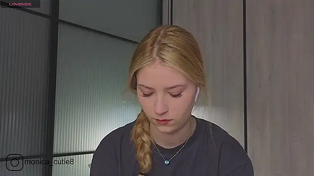 Monikacutie online show from 03-03-25, 04:03