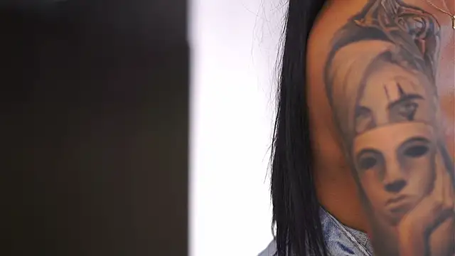 RaquelleVon online show from 01-12-25, 10:01