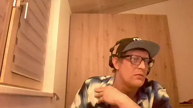 Bigthroaterboy online show from 01-11-25, 05:51