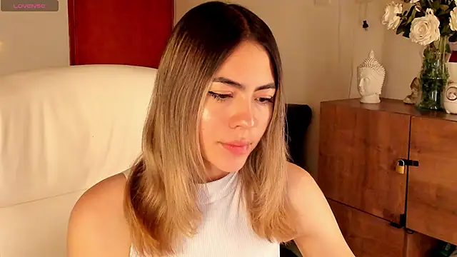 Snapshot of Nathaly-sky chatting on 01-15-25, 10:49 Nathaly-sky online show from 01-15-25, 10:49