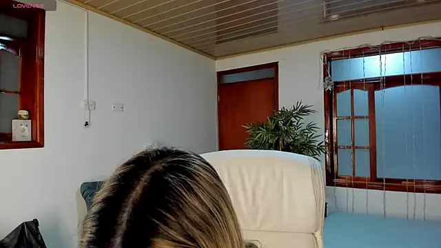 Snapshot of Nathaly-sky chatting on 02-12-25, 10:24 Nathaly-sky online show from 02-12-25, 10:24