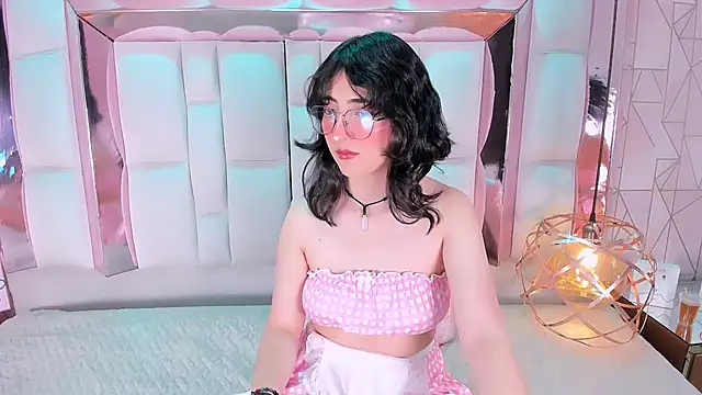 Snapshot of SaraMartini1 chatting on 09-14-25, 05:50 SaraMartini1 online show from 09-14-25, 05:50