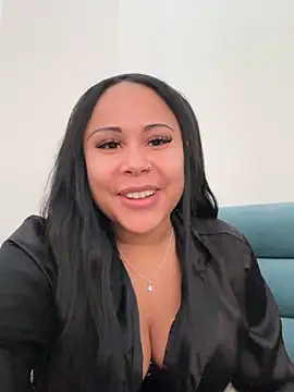 Snapshot of HaileyDiana chatting on 02-15-25, 12:01 HaileyDiana online show from 02-15-25, 12:01