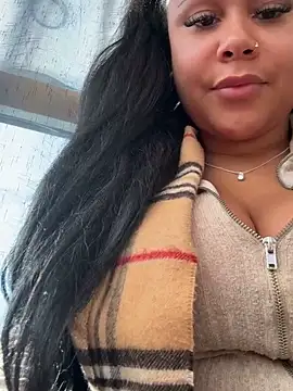Snapshot of HaileyDiana chatting on 02-17-25, 11:55 HaileyDiana online show from 02-17-25, 11:55