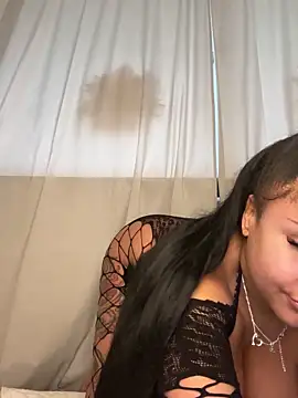 Snapshot of HaileyDiana chatting on 03-06-25, 08:19 HaileyDiana online show from 03-06-25, 08:19