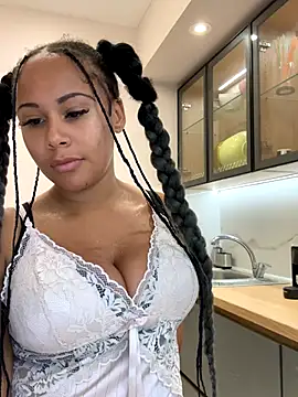 HaileyDiana online show from 11-24-25, 12:27