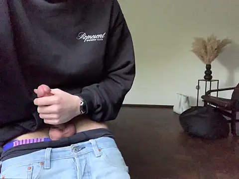 Snapshot of KendrickJiz chatting on 10-21-25, 03:46 KendrickJiz online show from 10-21-25, 03:46