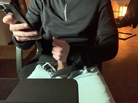 Snapshot of KendrickJiz chatting on 02-04-26, 07:09 KendrickJiz online show from 02-04-26, 07:09