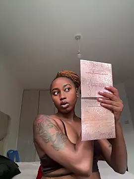 Snapshot of Miss_hot_candy chatting on 02-24-26, 08:34 Miss hot candy online show from 02-24-26, 08:34