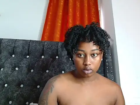 Snapshot of Miss_hot_candy chatting on 04-15-26, 04:30 Miss hot candy online show from 04-15-26, 04:30