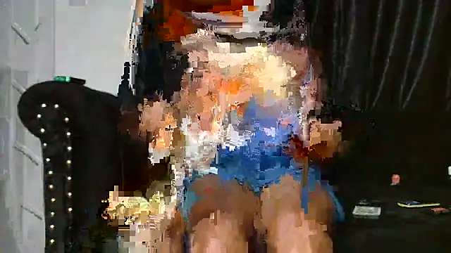 Snapshot of Miss_hot_candy chatting on 07-10-26, 08:18 Miss hot candy online show from 07-10-26, 08:18