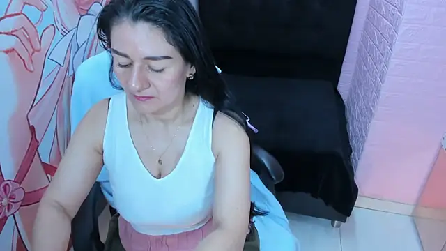 AllysonMilf69 online show from 04-30-26, 02:23