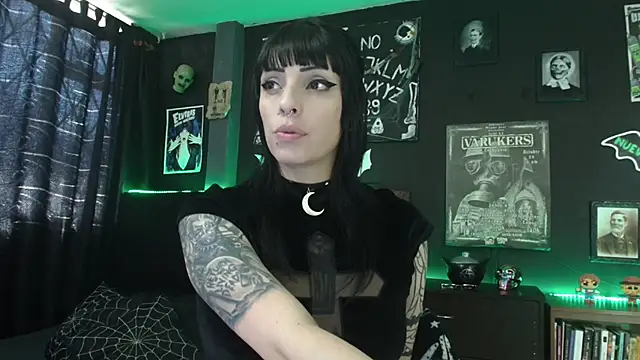 Snapshot of Goddess_Mortem chatting on 05-09-26, 03:50 Goddess Mortem online show from 05-09-26, 03:50