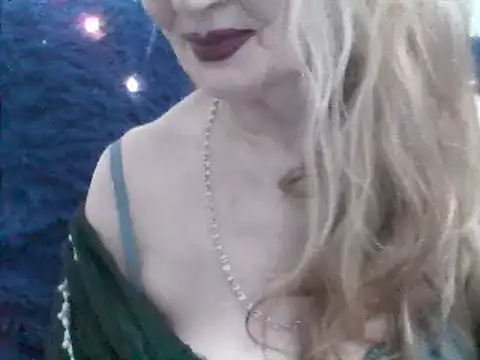 CarlyTreat online show from 12-31-24, 07:40