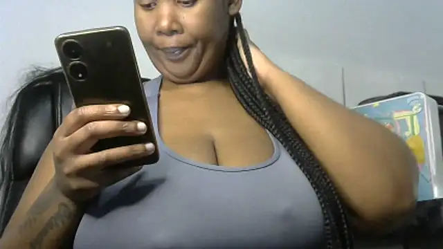 NippleMilkXx online show from 05-06-26, 09:47