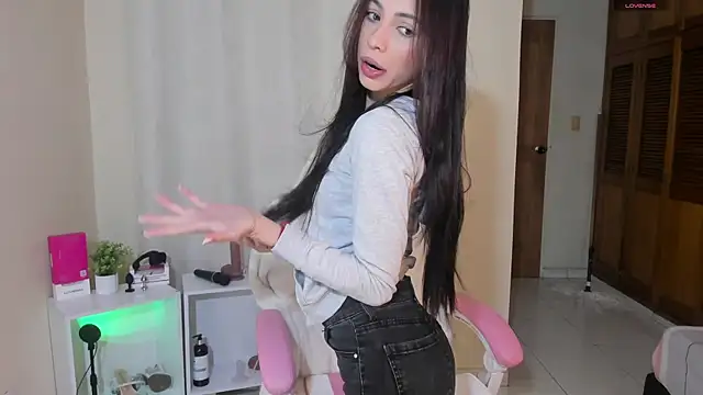 shanakendal2 online show from 03-18-25, 02:15