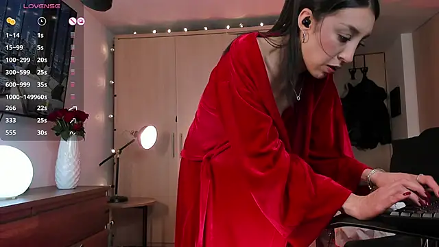 ariana fitl  online show from 01-10-25, 07:04