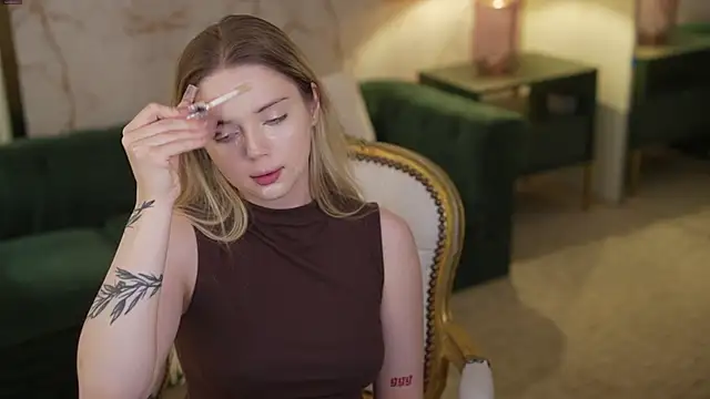 Cassy-Celestial  online show from 09-10-25, 04:23