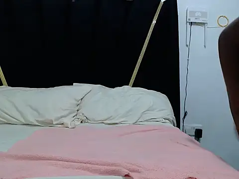 Snapshot of Sweet_choc chatting on 04-09-26, 07:25 Sweet choc online show from 04-09-26, 07:25