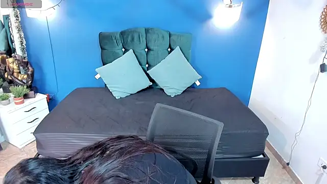 MIABOOBS   online show from 01-06-25, 07:35