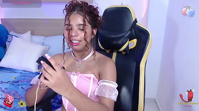 aurora rodriguez online show from 12-13-24, 03:43