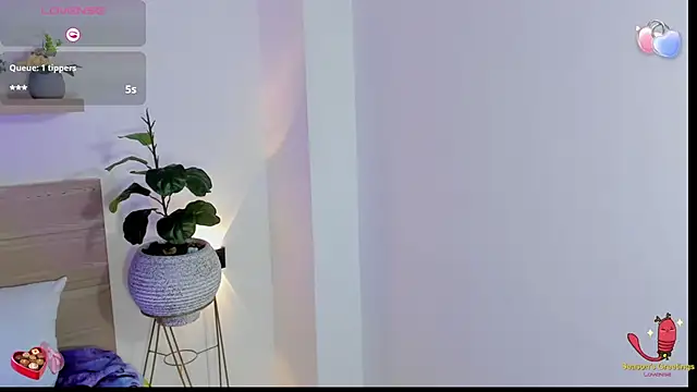 aurora rodriguez online show from 12-13-24, 06:49