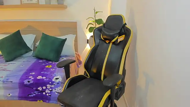 aurora rodriguez online show from 01-17-25, 12:42