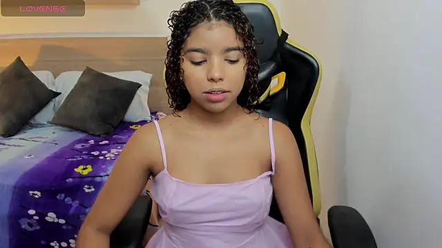 aurora rodriguez online show from 01-28-25, 12:11