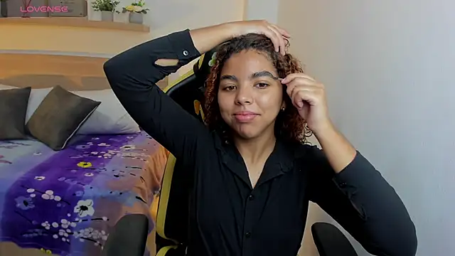 aurora rodriguez online show from 02-01-25, 12:16