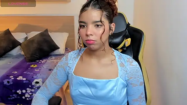 aurora rodriguez online show from 02-13-25, 12:32