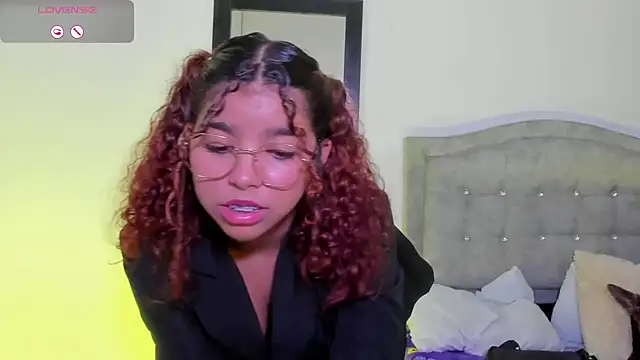 aurora rodriguez online show from 03-16-25, 06:53