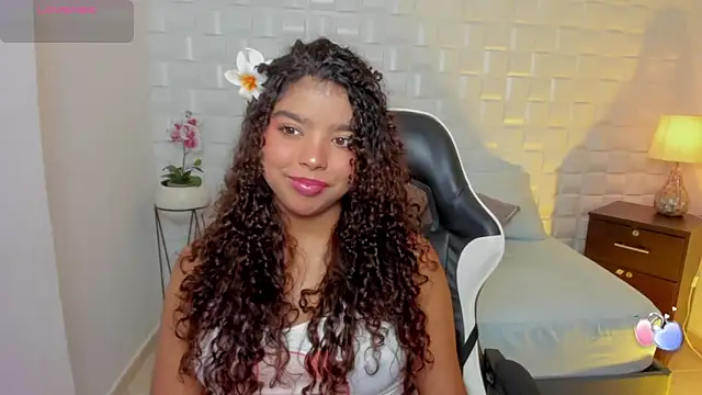 aurora rodriguez online show from 10-25-25, 12:34