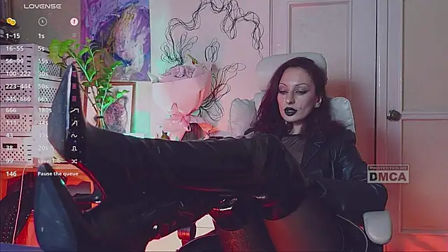 Snapshot of _owner chatting on 12-18-24, 01:45 owner online show from 12-18-24, 01:45