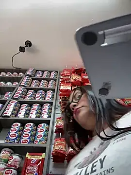 Snapshot of Sol_biglips chatting on 12-06-24, 02:28 Sol biglips online show from 12-06-24, 02:28