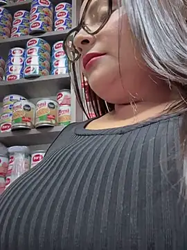 Snapshot of Sol_biglips chatting on 12-21-24, 12:31 Sol biglips online show from 12-21-24, 12:31