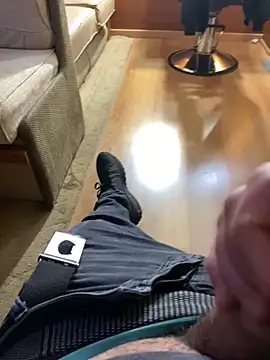 Snapshot of _themask_ chatting on 12-24-24, 01:27 themask online show from 12-24-24, 01:27