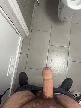 Snapshot of _themask_ chatting on 03-10-25, 08:56 themask online show from 03-10-25, 08:56