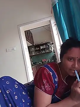 Snapshot of AUNTY1984 chatting on 05-19-26, 04:08 AUNTY1984 online show from 05-19-26, 04:08