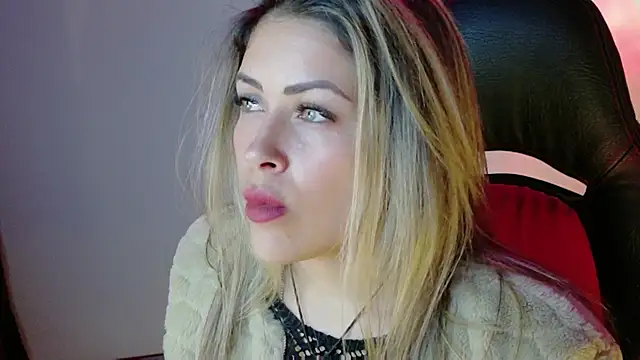 Natalia Montoya online show from 11-04-25, 12:54