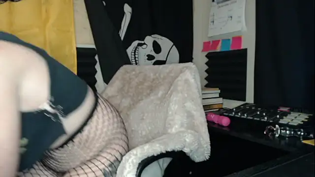 Manicmercury online show from 12-24-24, 08:11