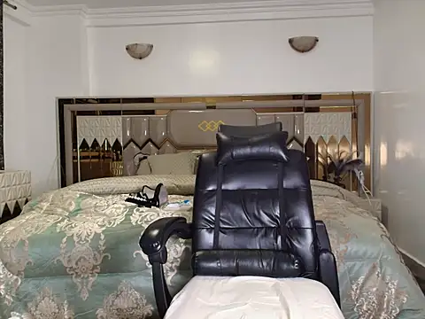 ebony shilly3 online show from 11-12-25, 12:33