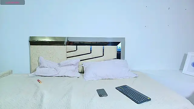 LaurenSnow online show from 02-20-25, 03:30