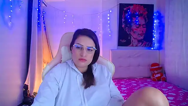 esmeraldaa230 online show from 12-29-24, 02:21