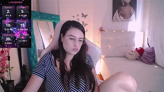 esmeraldaa230 online show from 02-16-25, 08:00