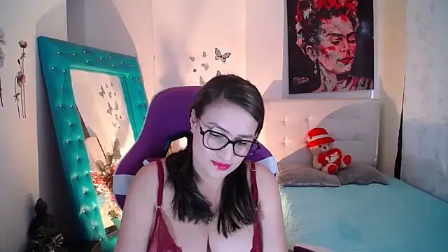 esmeraldaa230 online show from 09-19-25, 09:37