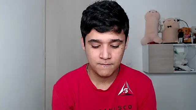 Snapshot of kaiine190 chatting on 10-15-25, 06:57 kaiine190 online show from 10-15-25, 06:57