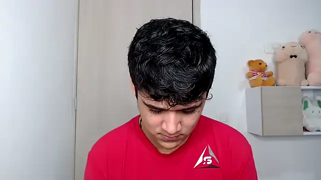 Snapshot of kaiine190 chatting on 10-17-25, 10:51 kaiine190 online show from 10-17-25, 10:51