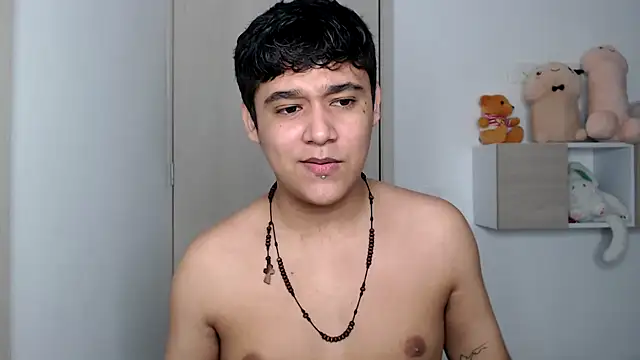 Snapshot of kaiine190 chatting on 10-18-25, 10:54 kaiine190 online show from 10-18-25, 10:54