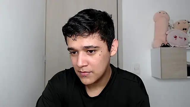 Snapshot of kaiine190 chatting on 10-22-25, 06:46 kaiine190 online show from 10-22-25, 06:46